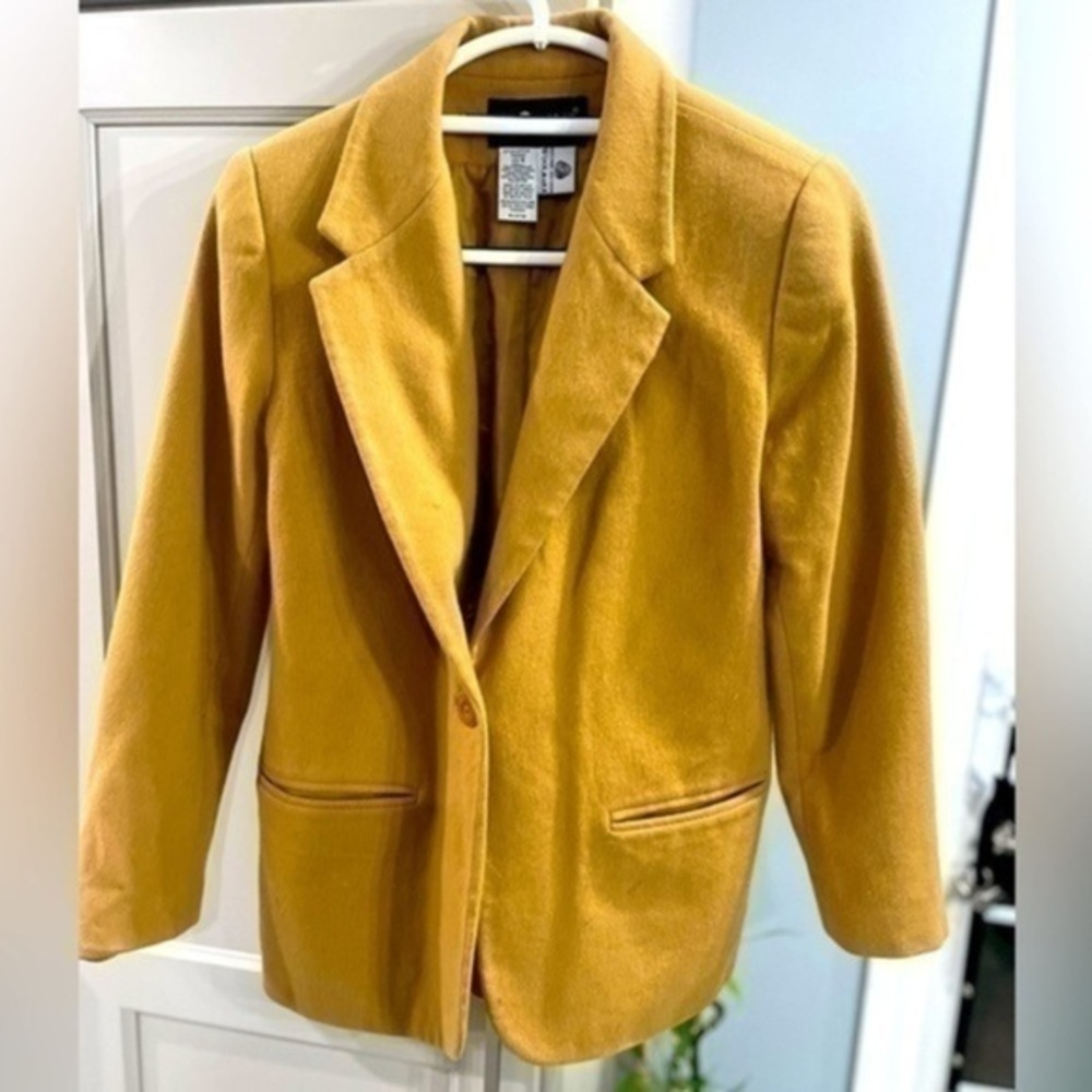 Sag Harbor Pure New Wool Blazer woman’s size 6 P
